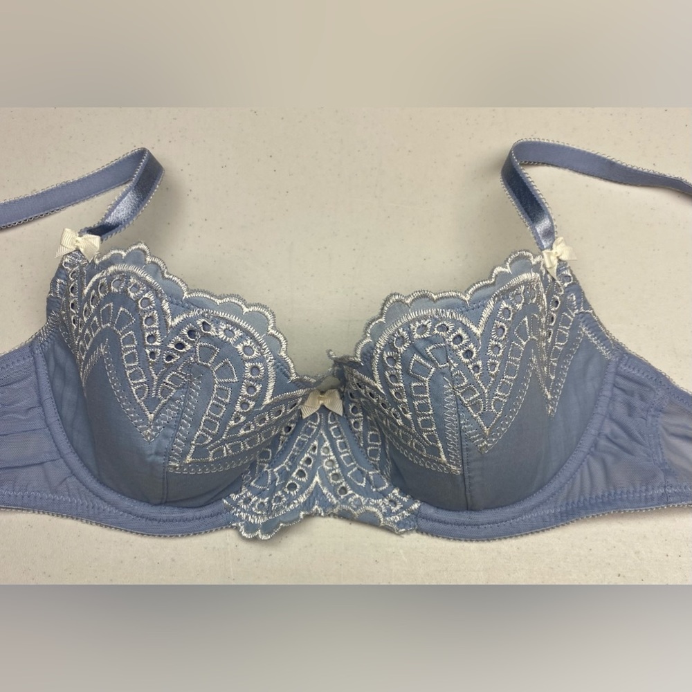 NWOT Adore Me BLU/WHT Balconette, 34B  *P1015
